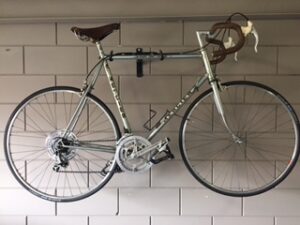 Fietsen verkopen ophangbeugel